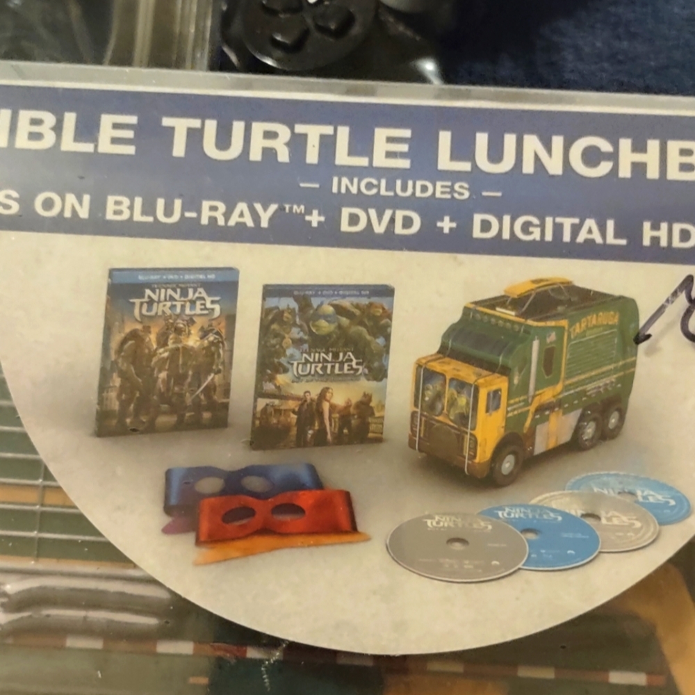 New TMNT collectable lunchbox gift set